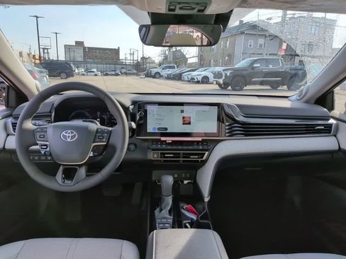 Used 2026 Toyota Camry XLE w/ Premium Plus Package image 11