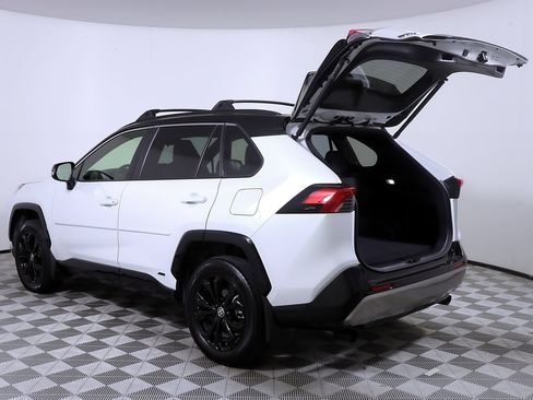 Used 2025 Toyota RAV4 XSE w/ Advanced Technology Package AWD/4WD image 10