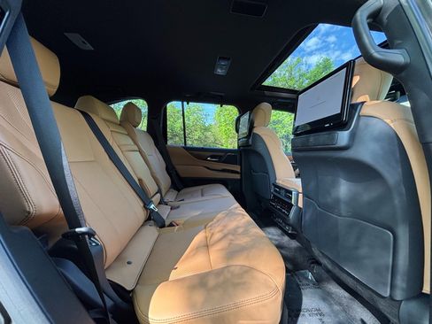 Used 2023 Lexus LX 600 4WD w/ Accessory Package (Z1) image 23