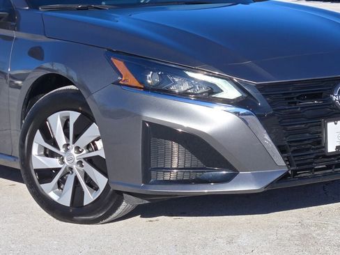 Used 2025 Nissan Altima 2.5 S image 4