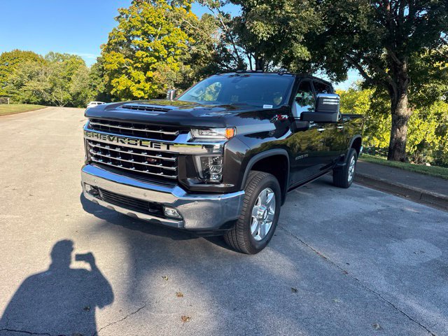 Used 2020 Chevrolet Silverado 2500 LTZ w/ LTZ Premium Package AWD/4WD image 3