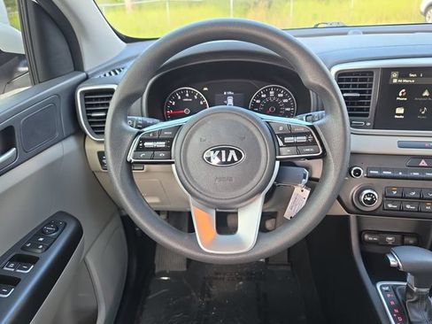 Used 2022 Kia Sportage LX FWD image 9