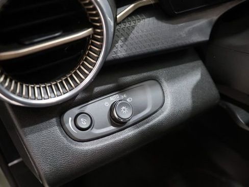 Used 2024 Chevrolet Trax ACTIV w/ Sunroof Package image 22