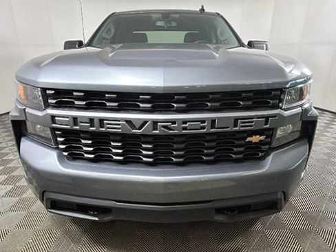 Used 2019 Chevrolet Silverado 1500 Custom w/ Custom Value Package AWD/4WD image 8
