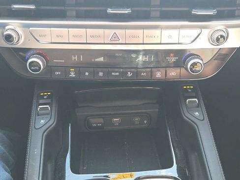 Used 2023 Kia Telluride EX w/ EX Captain's Chair Package image 35