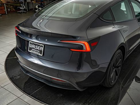 Used 2024 Tesla Model 3 Standard Range RWD image 16