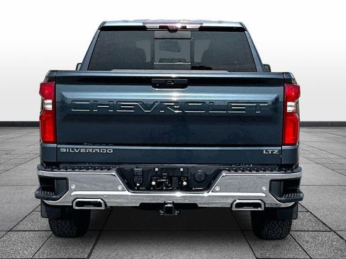 Used 2021 Chevrolet Silverado 1500 LTZ w/ Technology Package AWD/4WD image 4