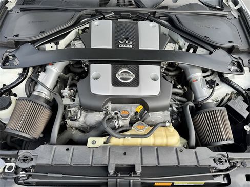 Used 2017 Nissan 370Z Touring Sport image 10