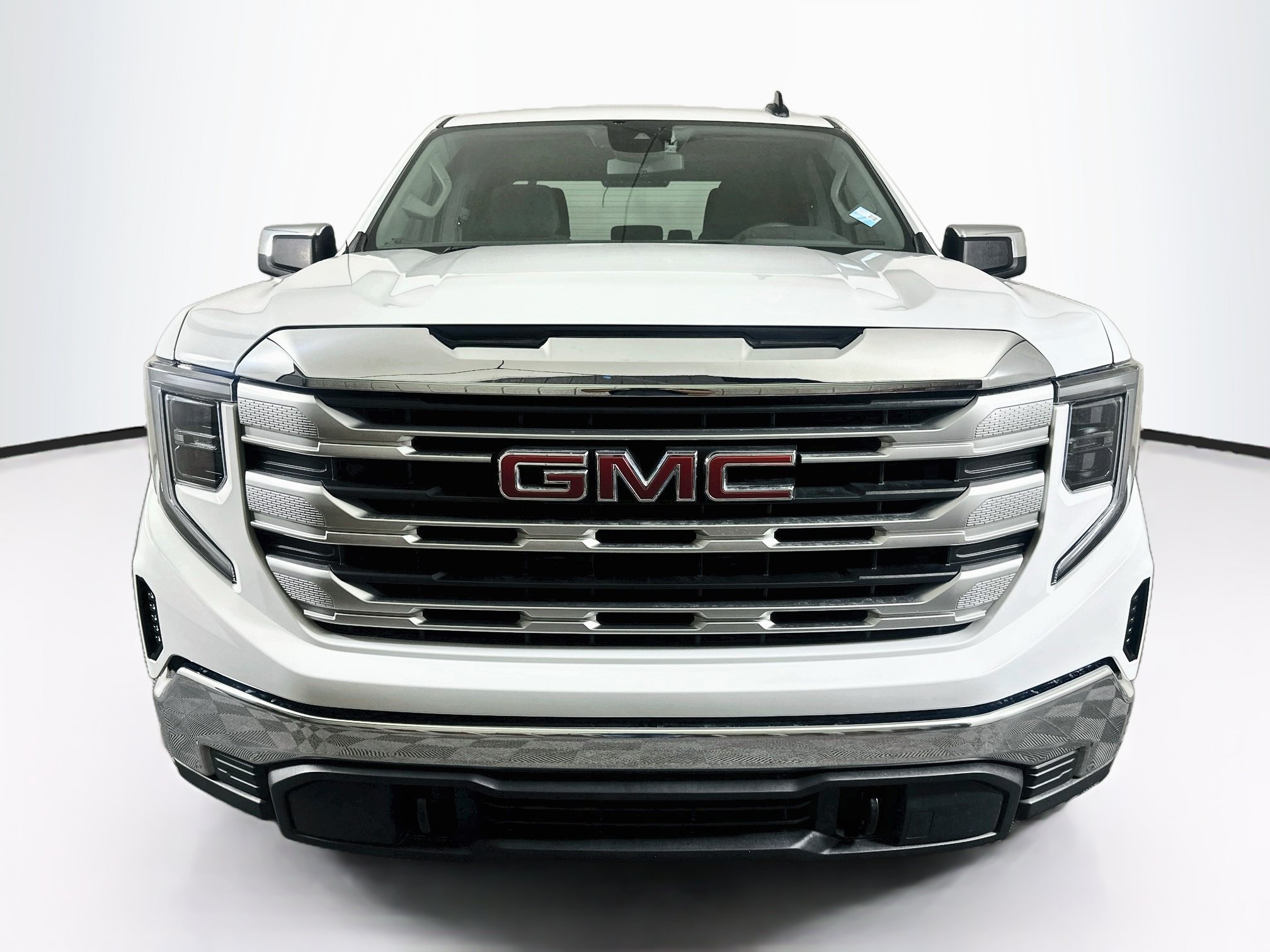Used 2022 GMC Sierra 1500 SLE AWD/4WD image 2