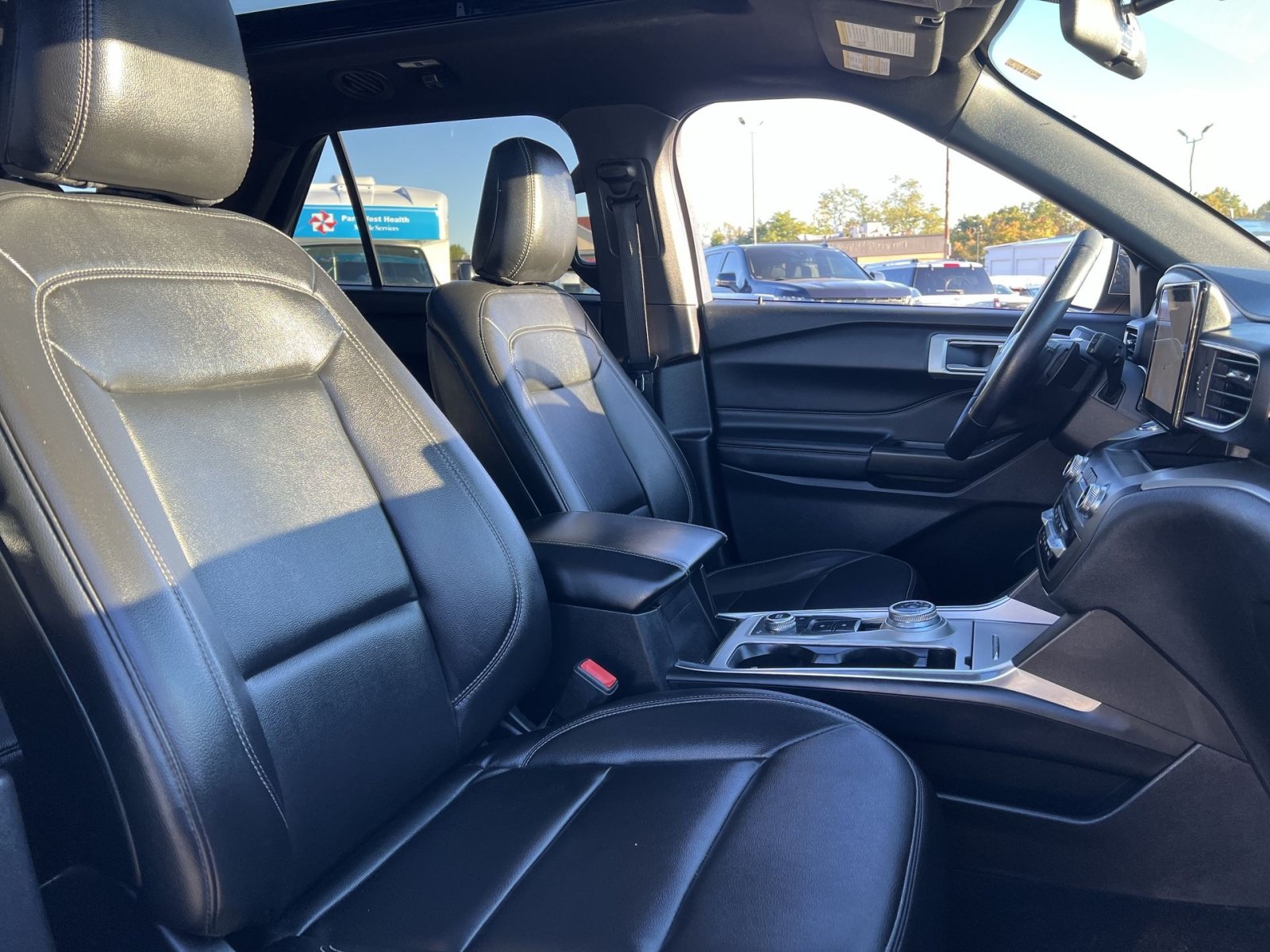 Certified 2020 Ford Explorer XLT w/ Equipment Group 202A AWD/4WD image 36