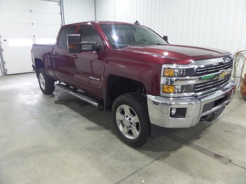 Used 2016 Chevrolet Silverado 2500 LT image 3