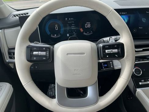 Certified 2025 Hyundai Santa Fe SEL FWD image 18