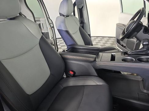 Used 2022 Toyota Sienna XSE AWD/4WD image 42