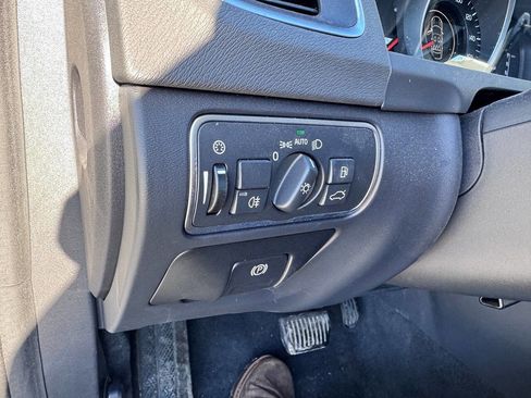 Used 2018 Volvo V60 T5 Dynamic w/ Protection Package image 17