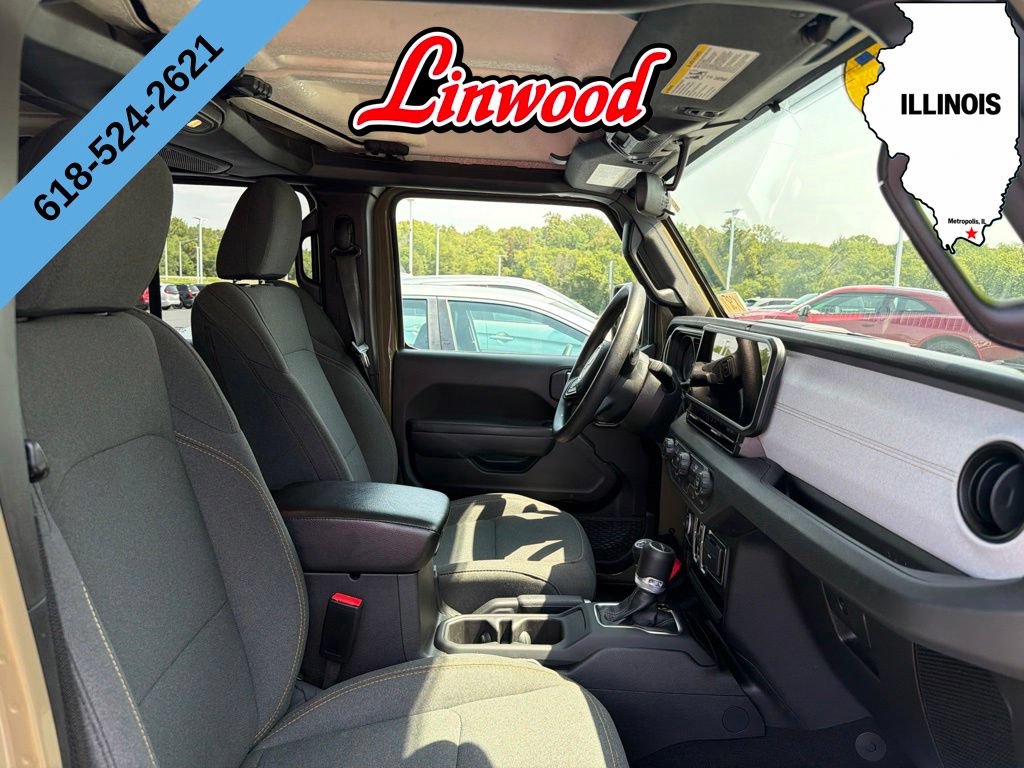 Used 2025 Jeep Gladiator Sport AWD/4WD image 9