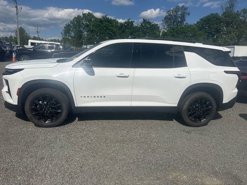 Used 2024 Chevrolet Traverse LT w/ Midnight/Sport Edition AWD/4WD image 4
