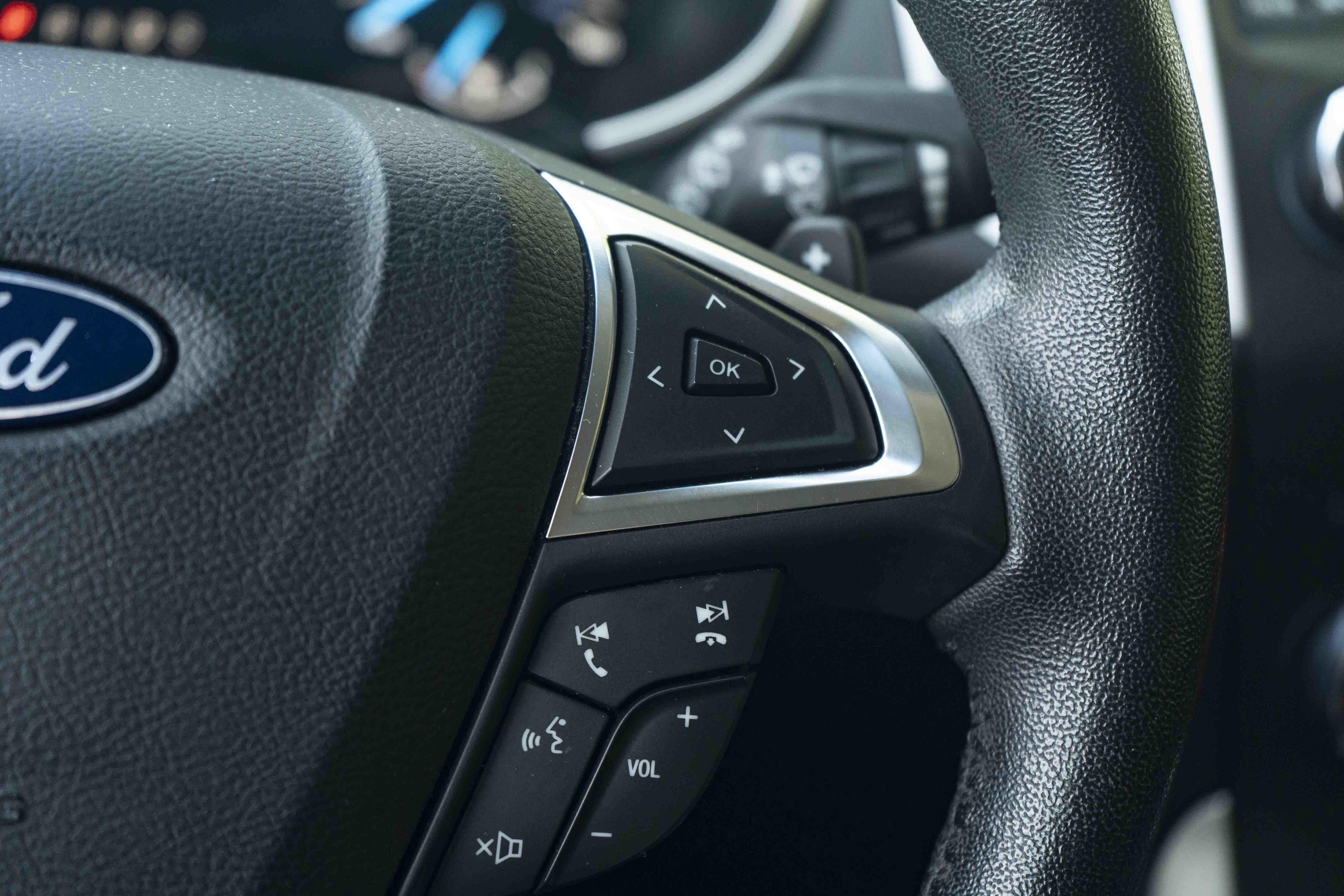 Used 2018 Ford Edge SEL FWD image 21