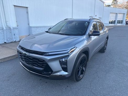 Used 2025 Chevrolet Trax ACTIV w/ Driver Confidence Package image 9