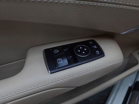 Used 2014 Mercedes-Benz SL 550 image 29