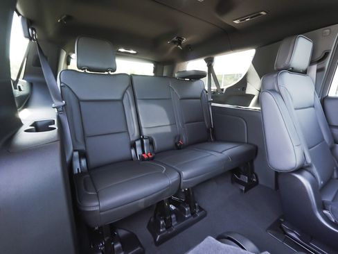Used 2026 GMC Yukon XL Denali w/ Sun & Power Step Package AWD/4WD image 42