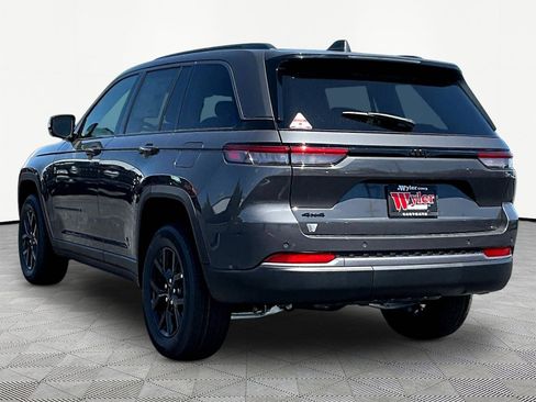 New 2026 Jeep Grand Cherokee Altitude AWD/4WD image 4