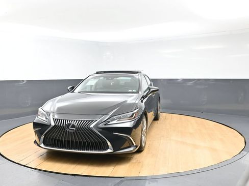 Used 2019 Lexus ES 350 Ultra Luxury w/ Accessory Package 2 FWD image 6