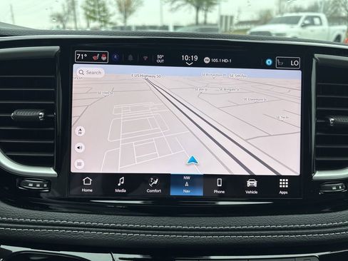 New 2026 Chrysler Pacifica Select image 64