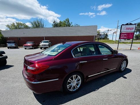 Used 2012 Hyundai Genesis 4.6 RWD image 5