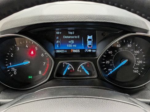 Used 2018 Ford Escape Titanium w/ Ford Safe & Smart Package AWD/4WD image 9
