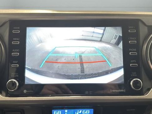 Used 2021 Toyota Tacoma SR5 w/ Trail Edition image 14