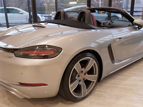 Used 2024 Porsche 718 Boxster S image 9