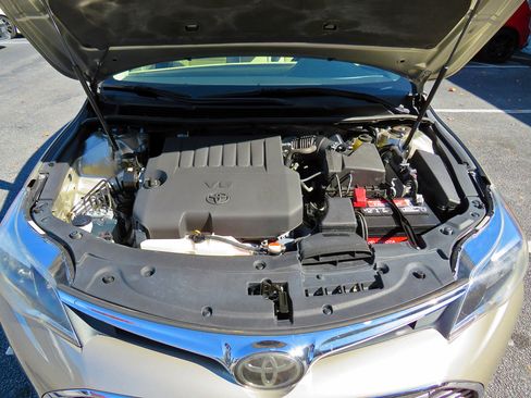 Used 2016 Toyota Avalon Limited image 36