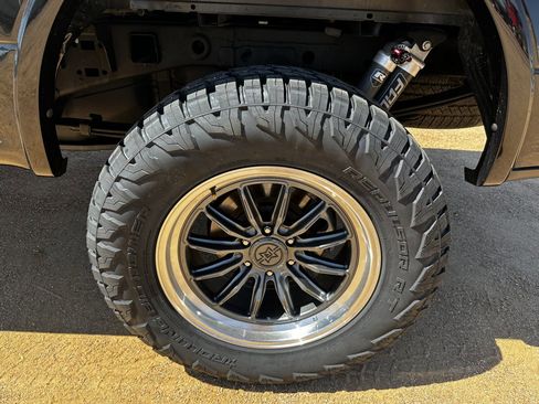 Used 2019 Ford F150 Platinum w/ Equipment Group 701A Luxury image 12