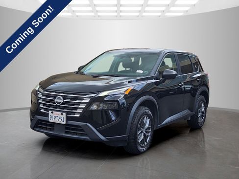 Used 2024 Nissan Rogue S FWD image 3