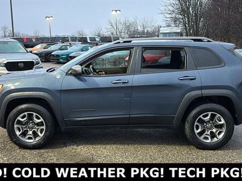 Used 2019 Jeep Cherokee Trailhawk w/ Cold Weather Group AWD/4WD image 4