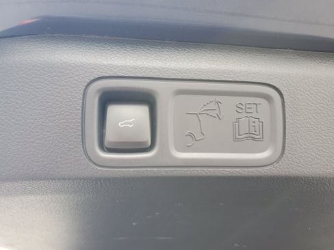 Certified 2023 Ford Expedition XLT RWD image 9