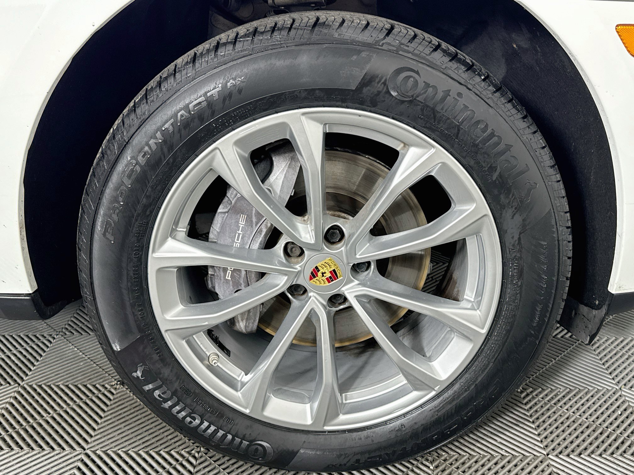 Used 2023 Porsche Macan AWD/4WD image 53
