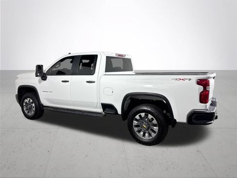 Used 2022 Chevrolet Silverado 2500 Custom w/ Custom Value Package AWD/4WD image 8