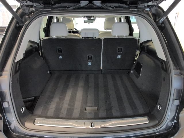 Used 2022 Jeep Grand Cherokee Overland w/ Luxury Tech Group IV AWD/4WD image 36