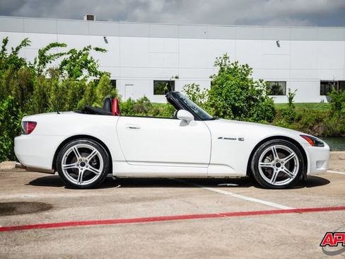 Used 2001 Honda S2000 image 12