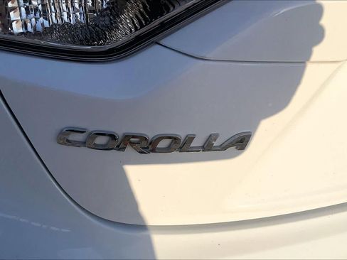 Used 2023 Toyota Corolla LE FWD image 30