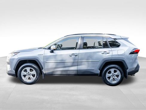 Used 2021 Toyota RAV4 XLE w/ XLE Grade Weather Package AWD/4WD image 12