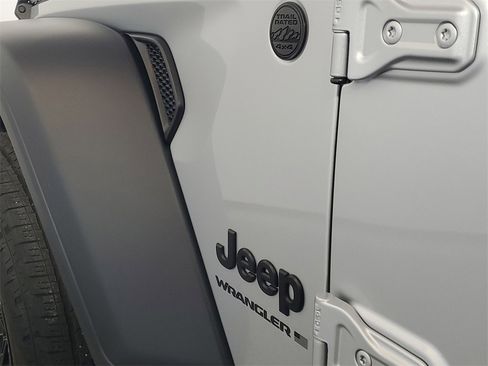 Used 2024 Jeep Wrangler Sport image 7