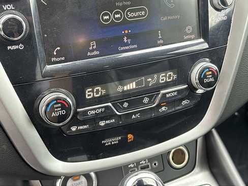 Used 2022 Nissan Murano SV AWD/4WD image 16