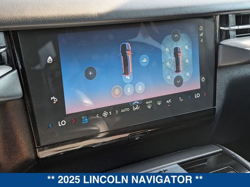 Used 2025 Lincoln Navigator Reserve w/ Jet Appearance Package AWD/4WD image 36