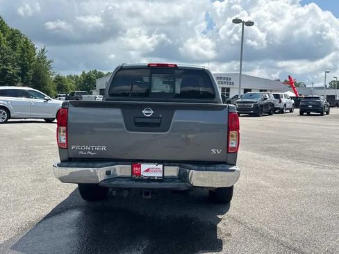 Used 2018 Nissan Frontier SV RWD image 5