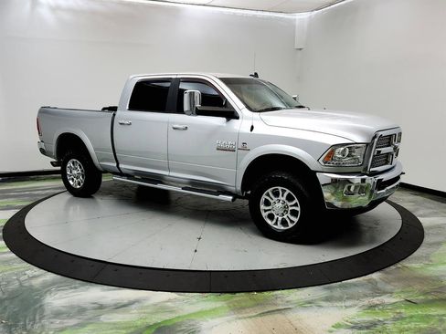 Used 2018 RAM 2500 Laramie AWD/4WD image 3