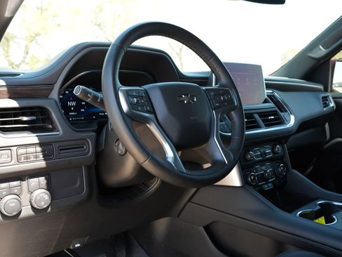 Used 2024 Chevrolet Tahoe Z71 w/ Luxury Package AWD/4WD image 16