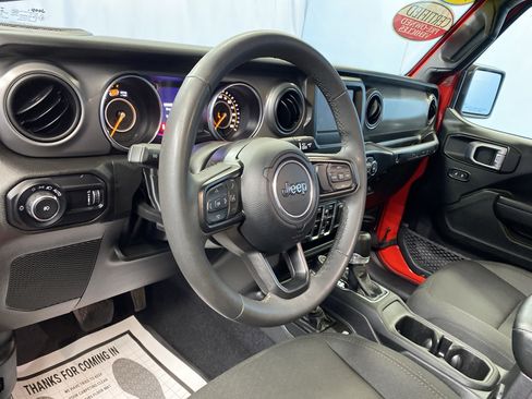 Certified 2023 Jeep Wrangler Willys image 10