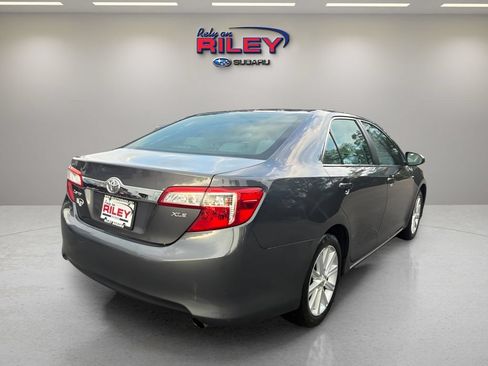 Used 2014 Toyota Camry XLE w/ Leather Package FWD image 5